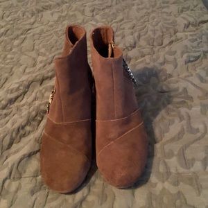 Women’s ankle boot with memory foam 8.5